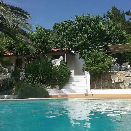 Paradise Found - A Greek Retreat With The View Сasa de vacaciones