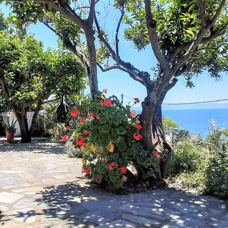Paradise Found - A Greek Retreat With The View Сasa de vacaciones